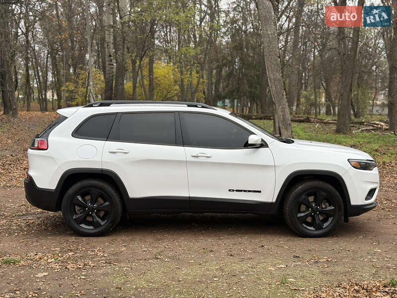 Внедорожник / Кроссовер Jeep Cherokee 2019 в Киеве