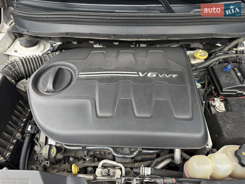 Внедорожник / Кроссовер Jeep Cherokee 2019 в Киеве