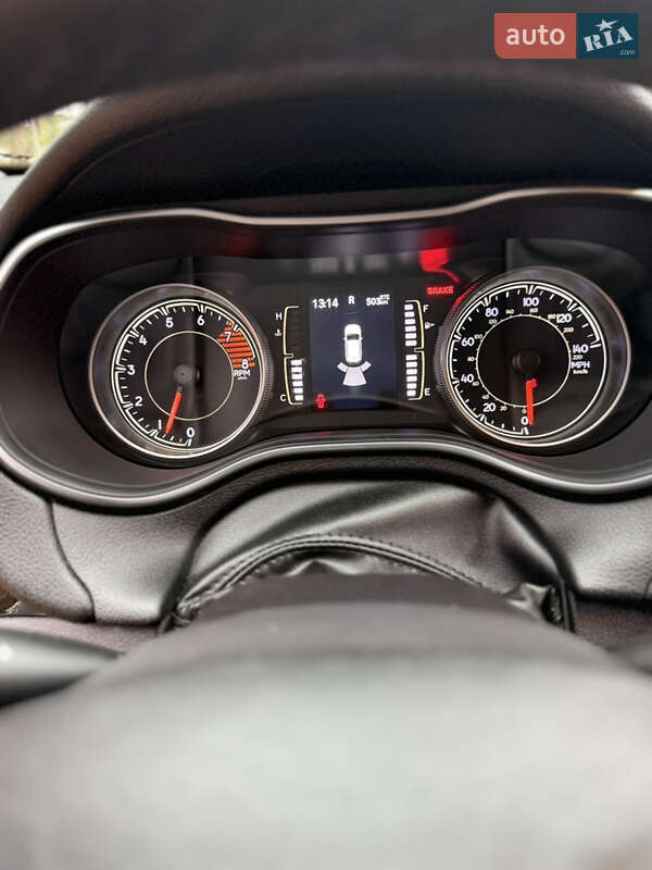 Внедорожник / Кроссовер Jeep Cherokee 2019 в Киеве