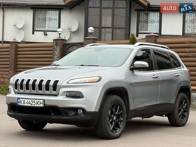 Внедорожник / Кроссовер Jeep Cherokee 2016 в Борисполе
