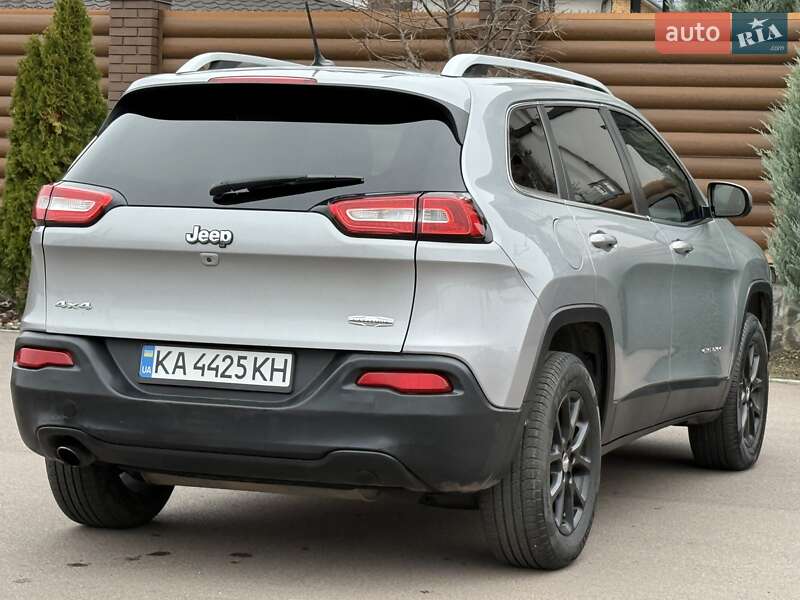 Внедорожник / Кроссовер Jeep Cherokee 2016 в Борисполе