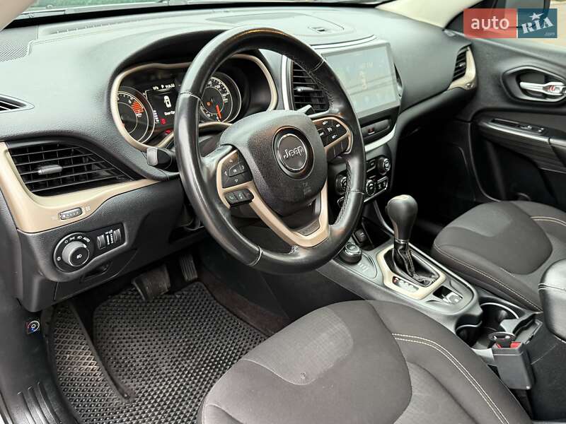 Внедорожник / Кроссовер Jeep Cherokee 2016 в Борисполе