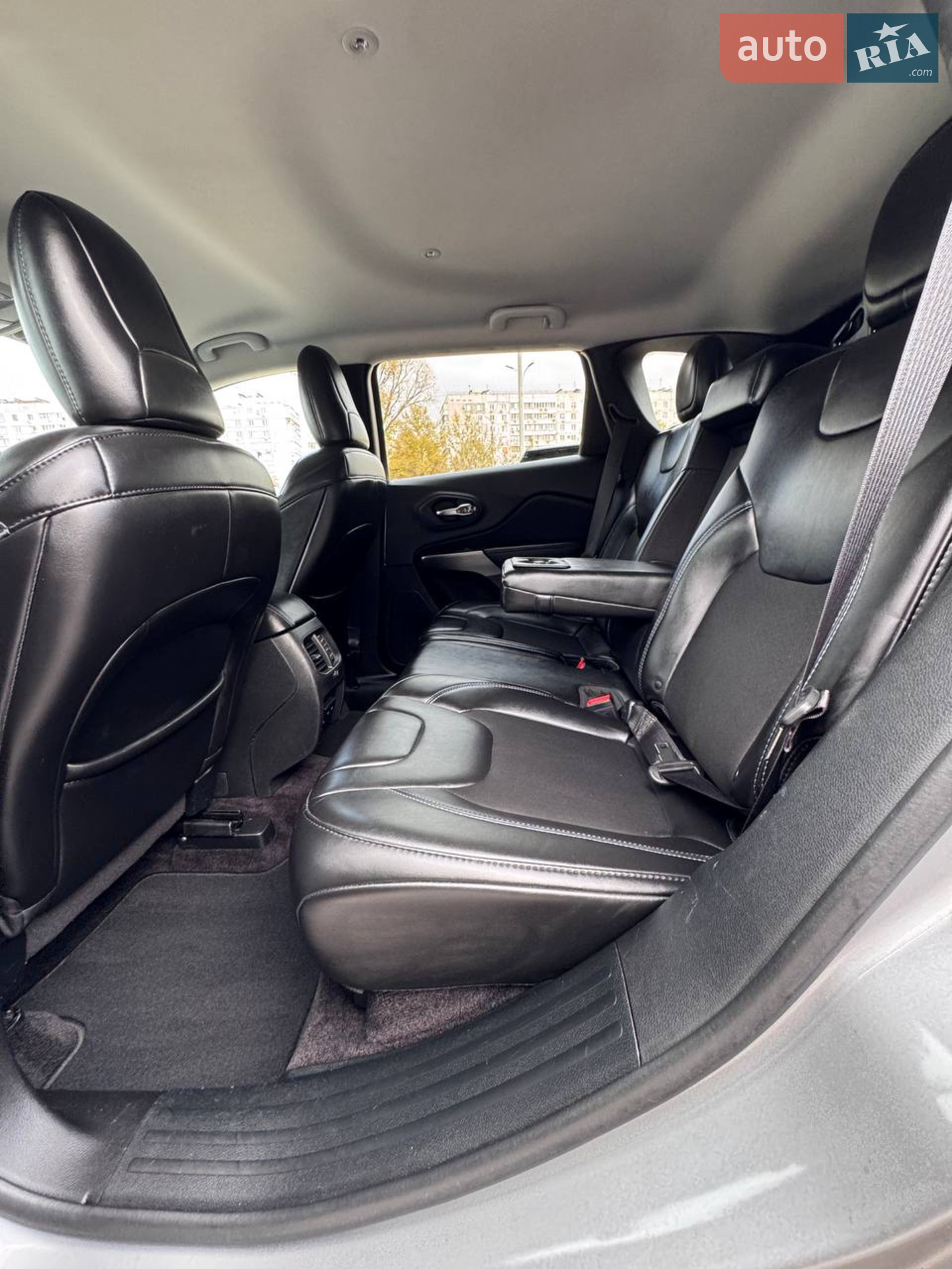 2019 Jeep Cherokee - мініатюра 14