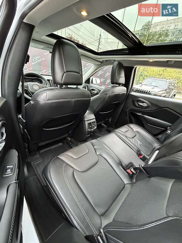 Позашляховик / Кросовер Jeep Cherokee 2021 в Сумах