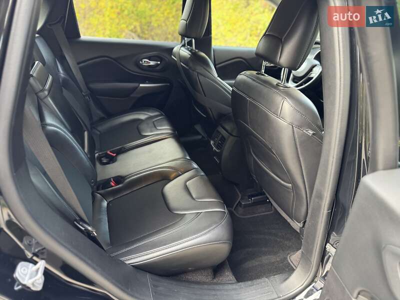 Внедорожник / Кроссовер Jeep Cherokee 2018 в Днепре фото 14 Внедорожник / Кроссовер Jeep Cherokee 2018 в Днепре