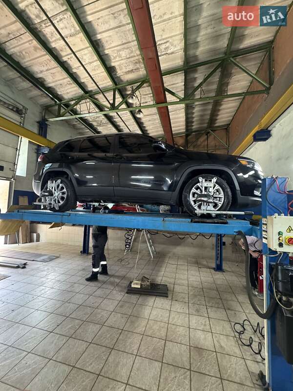 Внедорожник / Кроссовер Jeep Cherokee 2018 в Одессе фото 24 Внедорожник / Кроссовер Jeep Cherokee 2018 в Одессе