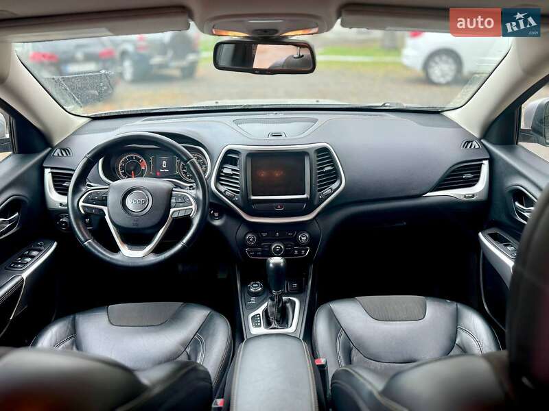 Внедорожник / Кроссовер Jeep Cherokee 2017 в Харькове