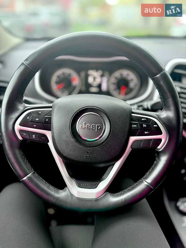 Внедорожник / Кроссовер Jeep Cherokee 2017 в Харькове