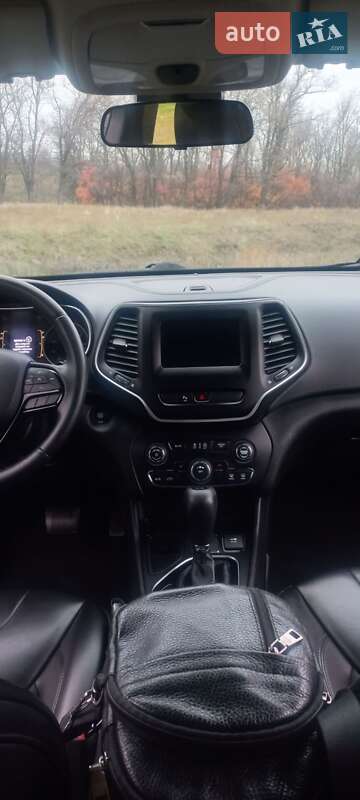 Внедорожник / Кроссовер Jeep Cherokee 2019 в Днепре фото 23 Внедорожник / Кроссовер Jeep Cherokee 2019 в Днепре