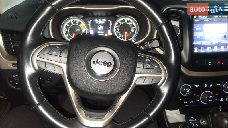 Внедорожник / Кроссовер Jeep Cherokee 2016 в Ирпене