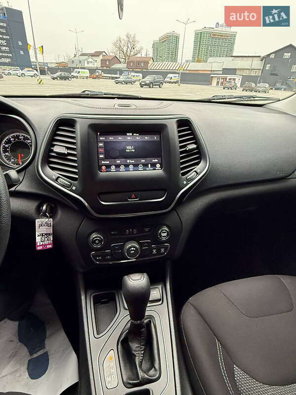 Внедорожник / Кроссовер Jeep Cherokee 2018 в Киеве