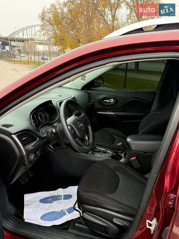 Внедорожник / Кроссовер Jeep Cherokee 2018 в Киеве