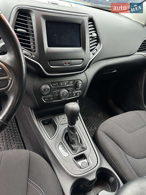 Внедорожник / Кроссовер Jeep Cherokee 2020 в Киеве