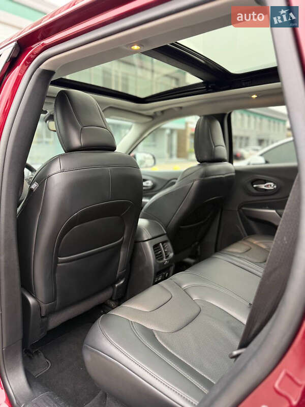 Внедорожник / Кроссовер Jeep Cherokee 2021 в Киеве