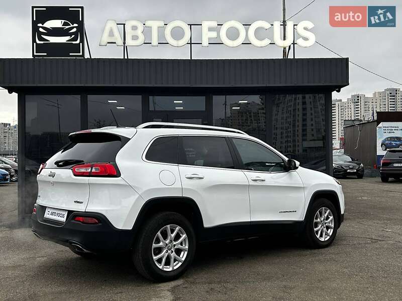 Позашляховик / Кросовер Jeep Cherokee 2015 в Києві