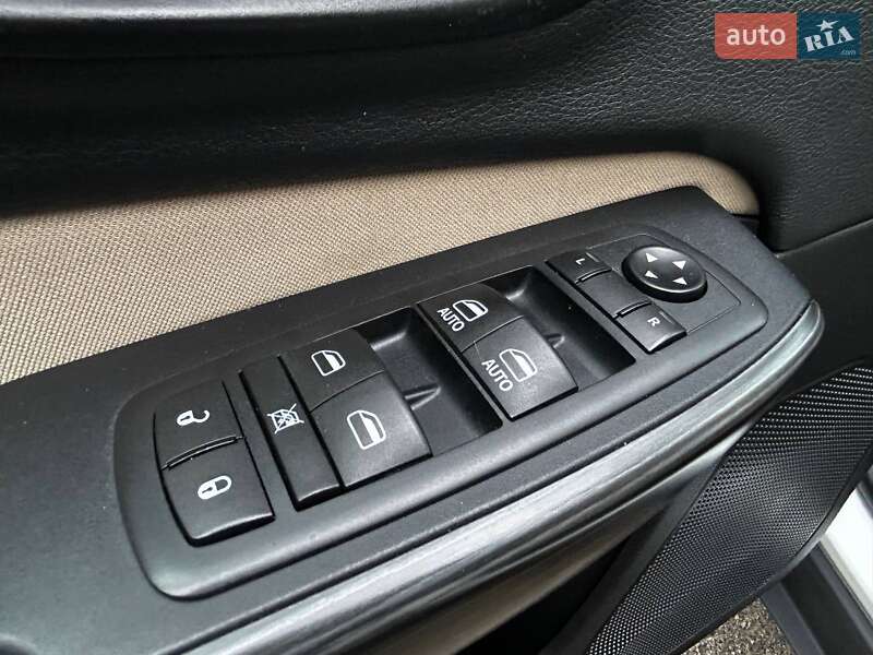 Позашляховик / Кросовер Jeep Cherokee 2015 в Києві