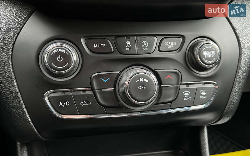 Позашляховик / Кросовер Jeep Cherokee 2019 в Львові