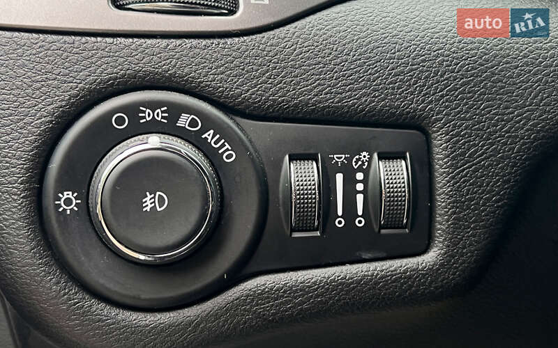 Позашляховик / Кросовер Jeep Cherokee 2019 в Львові