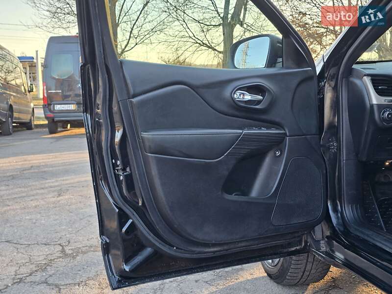 Позашляховик / Кросовер Jeep Cherokee 2015 в Рівному фото 21 Позашляховик / Кросовер Jeep Cherokee 2015 в Рівному