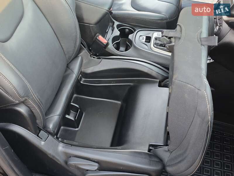 Позашляховик / Кросовер Jeep Cherokee 2015 в Рівному фото 66 Позашляховик / Кросовер Jeep Cherokee 2015 в Рівному