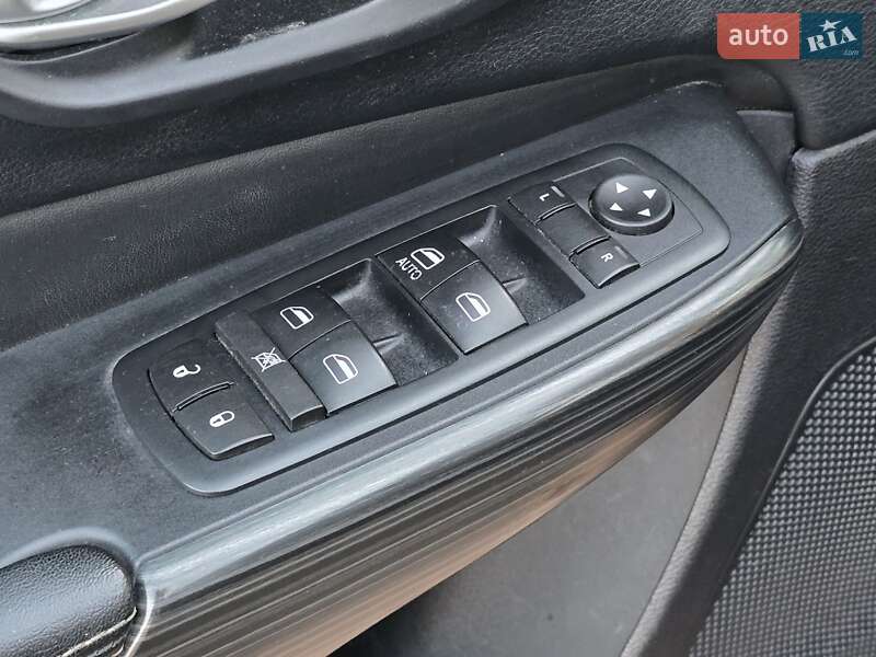 Позашляховик / Кросовер Jeep Cherokee 2015 в Рівному фото 70 Позашляховик / Кросовер Jeep Cherokee 2015 в Рівному