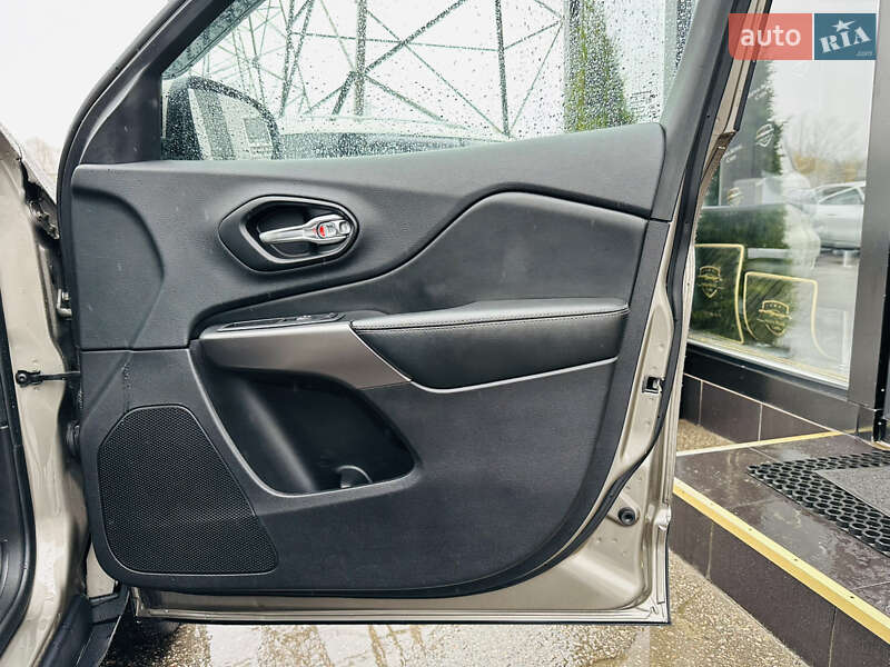 Позашляховик / Кросовер Jeep Cherokee 2020 в Харкові