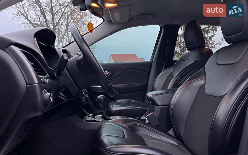 Позашляховик / Кросовер Jeep Cherokee 2019 в Коломиї