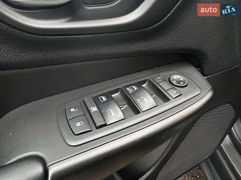 Внедорожник / Кроссовер Jeep Cherokee 2018 в Киеве