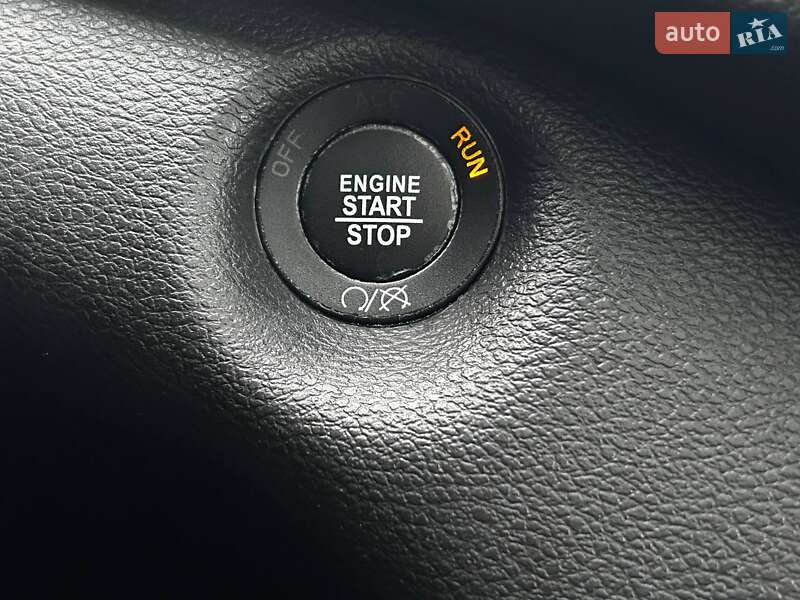 Внедорожник / Кроссовер Jeep Cherokee 2018 в Киеве