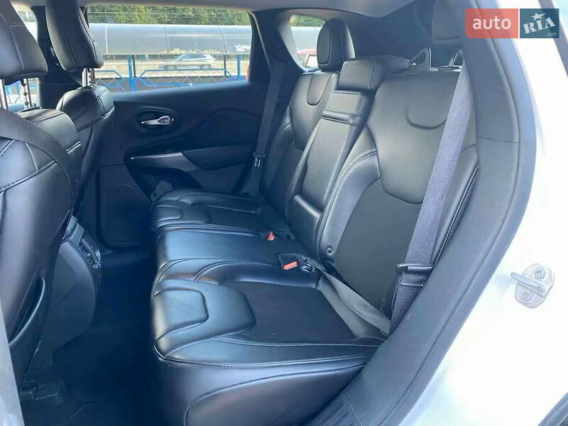 Позашляховик / Кросовер Jeep Cherokee 2018 в Києві фото 16 Позашляховик / Кросовер Jeep Cherokee 2018 в Києві