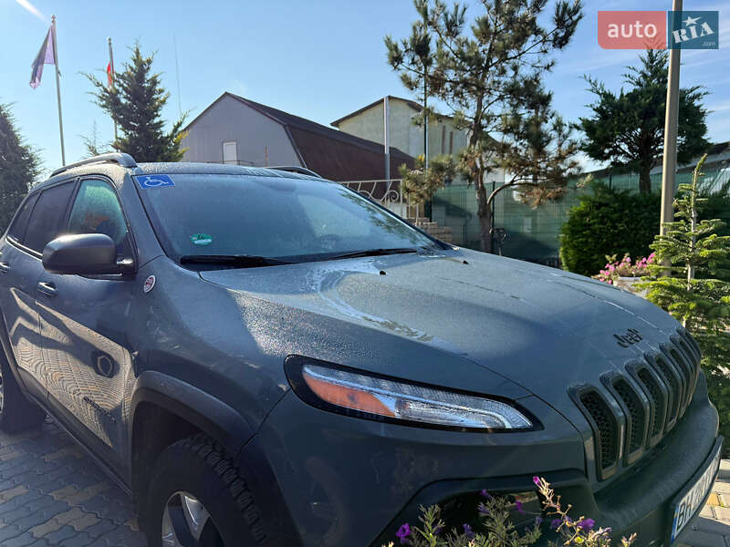 Внедорожник / Кроссовер Jeep Cherokee 2015 в Одессе