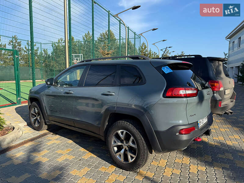 Внедорожник / Кроссовер Jeep Cherokee 2015 в Одессе