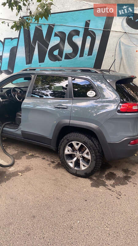 Внедорожник / Кроссовер Jeep Cherokee 2015 в Одессе