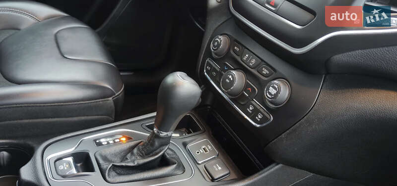 Позашляховик / Кросовер Jeep Cherokee 2018 в Львові