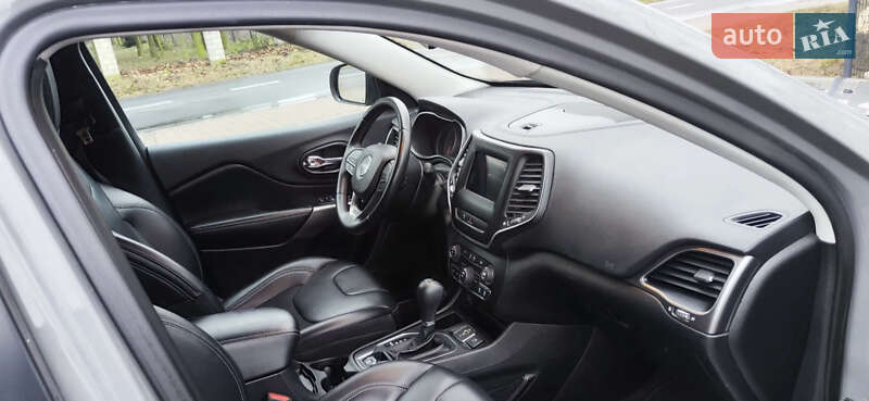 Позашляховик / Кросовер Jeep Cherokee 2018 в Львові