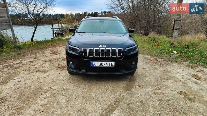 Внедорожник / Кроссовер Jeep Cherokee 2018 в Вишневом