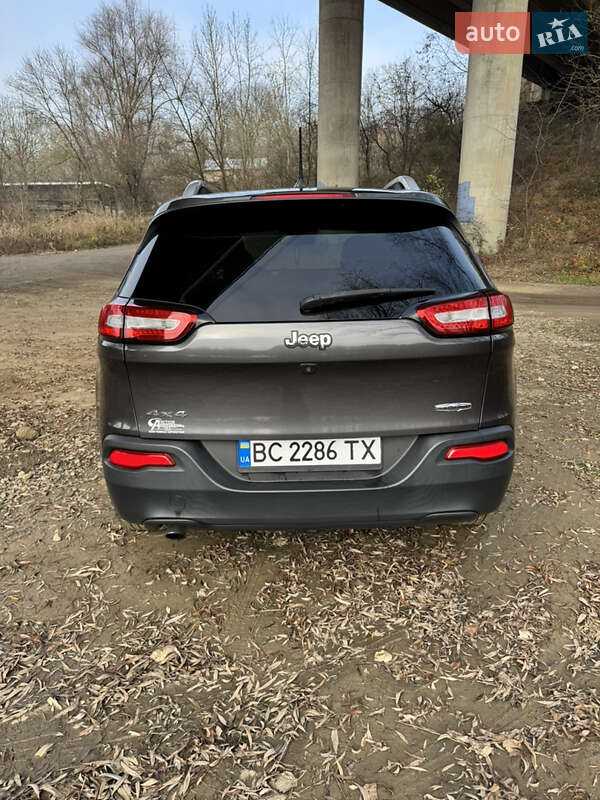 Внедорожник / Кроссовер Jeep Cherokee 2016 в Ивано-Франковске