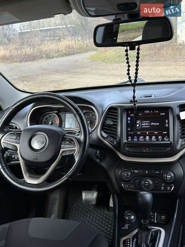 Внедорожник / Кроссовер Jeep Cherokee 2016 в Ивано-Франковске