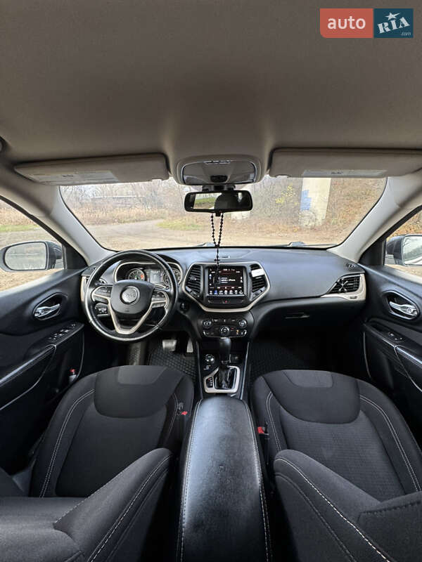 Внедорожник / Кроссовер Jeep Cherokee 2016 в Ивано-Франковске