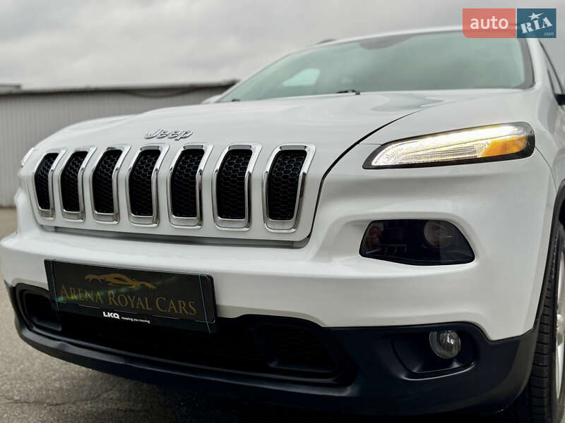 Внедорожник / Кроссовер Jeep Cherokee 2017 в Киеве