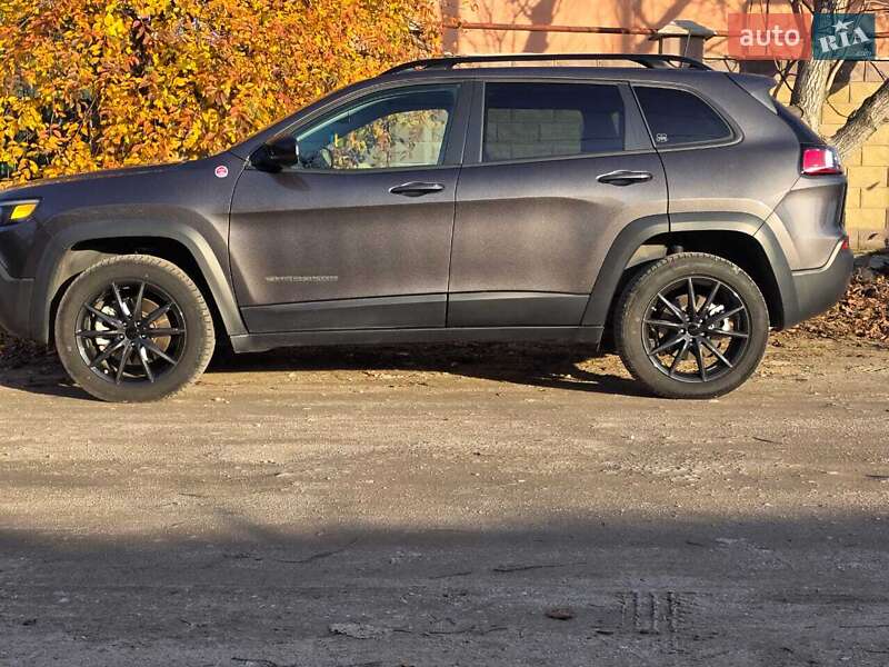 Внедорожник / Кроссовер Jeep Cherokee 2022 в Запорожье