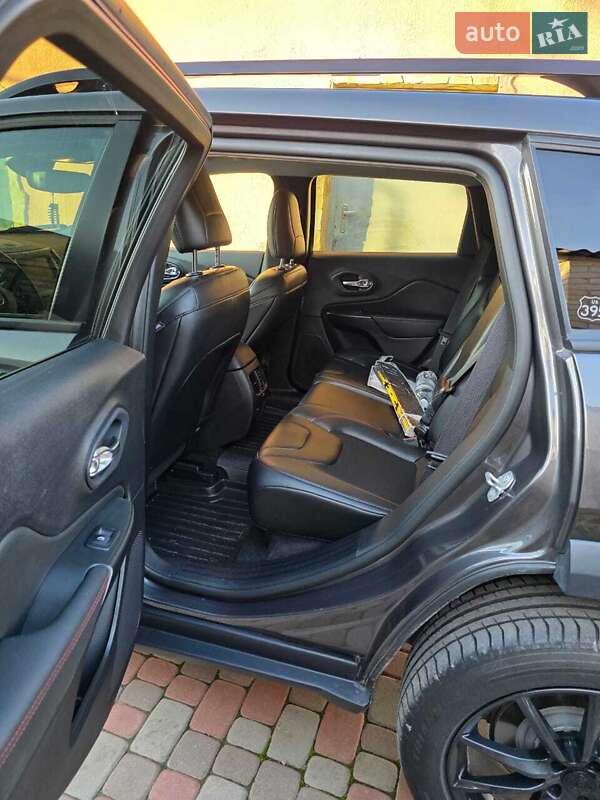 Внедорожник / Кроссовер Jeep Cherokee 2022 в Запорожье