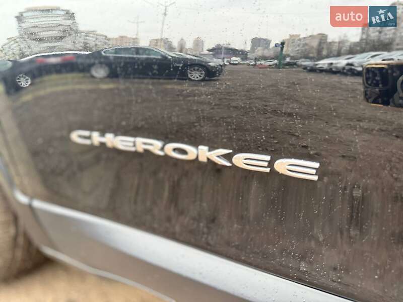 Внедорожник / Кроссовер Jeep Cherokee 2019 в Киеве фото 10 Внедорожник / Кроссовер Jeep Cherokee 2019 в Киеве