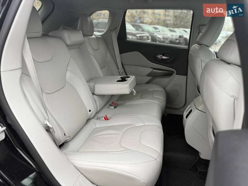 Внедорожник / Кроссовер Jeep Cherokee 2019 в Киеве фото 14 Внедорожник / Кроссовер Jeep Cherokee 2019 в Киеве