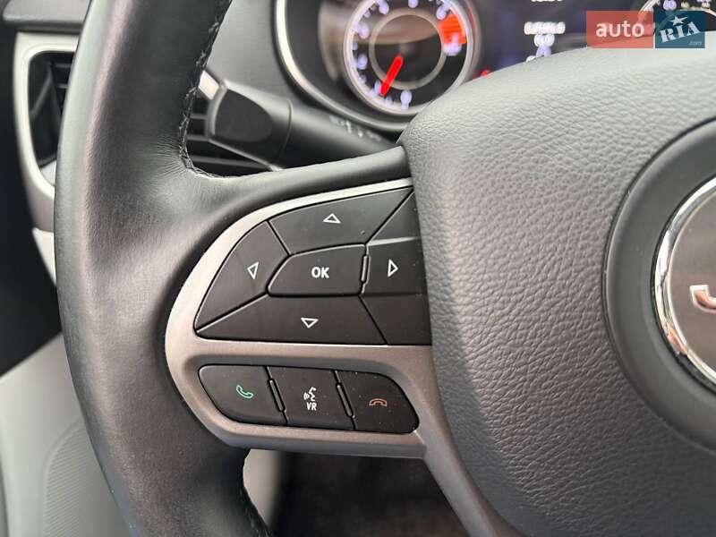 Внедорожник / Кроссовер Jeep Cherokee 2019 в Киеве фото 19 Внедорожник / Кроссовер Jeep Cherokee 2019 в Киеве