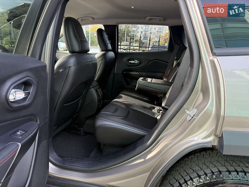 Внедорожник / Кроссовер Jeep Cherokee 2020 в Одессе