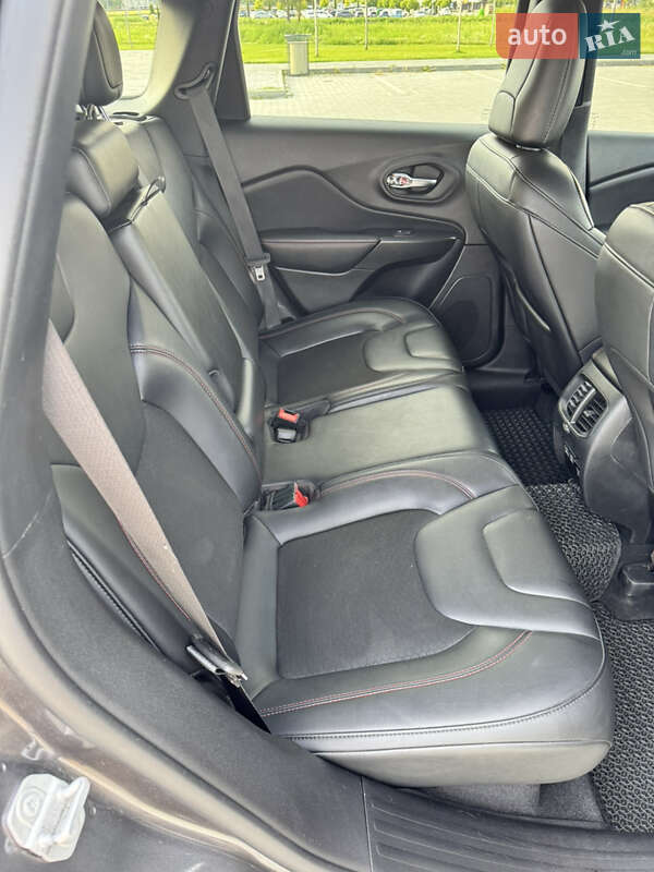 Внедорожник / Кроссовер Jeep Cherokee 2021 в Киеве фото 25 Внедорожник / Кроссовер Jeep Cherokee 2021 в Киеве