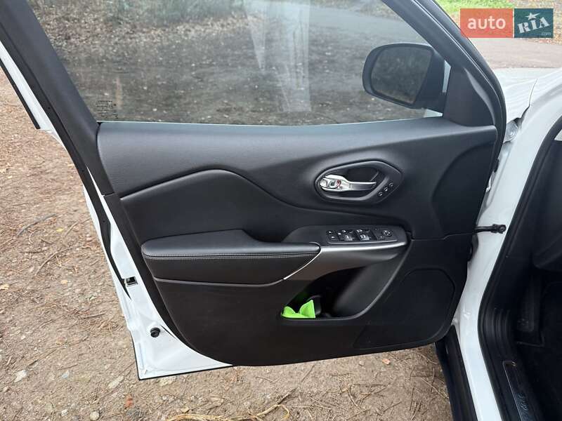 Позашляховик / Кросовер Jeep Cherokee 2020 в Чернігові фото 24 Позашляховик / Кросовер Jeep Cherokee 2020 в Чернігові