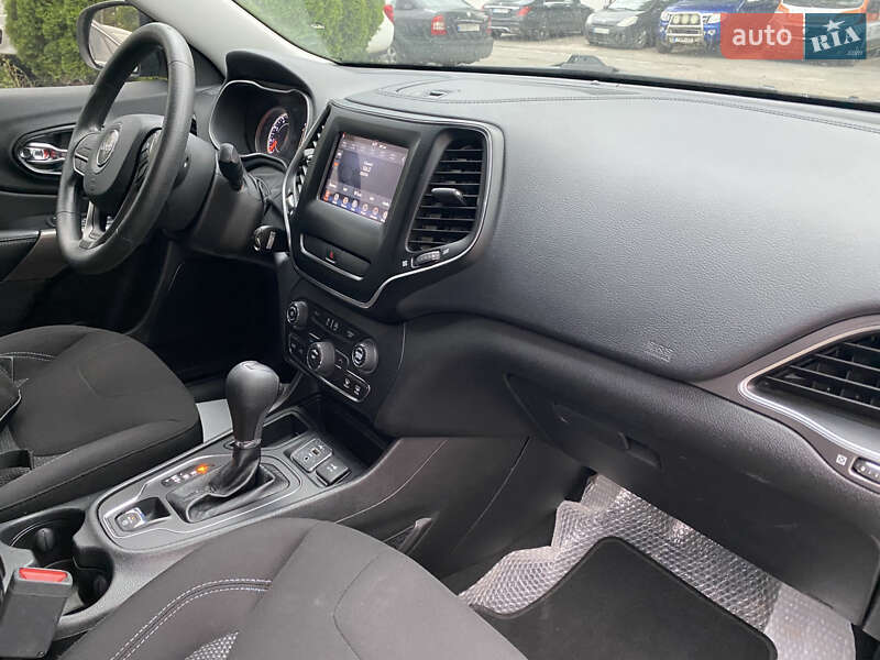 Внедорожник / Кроссовер Jeep Cherokee 2020 в Киеве фото 9 Внедорожник / Кроссовер Jeep Cherokee 2020 в Киеве