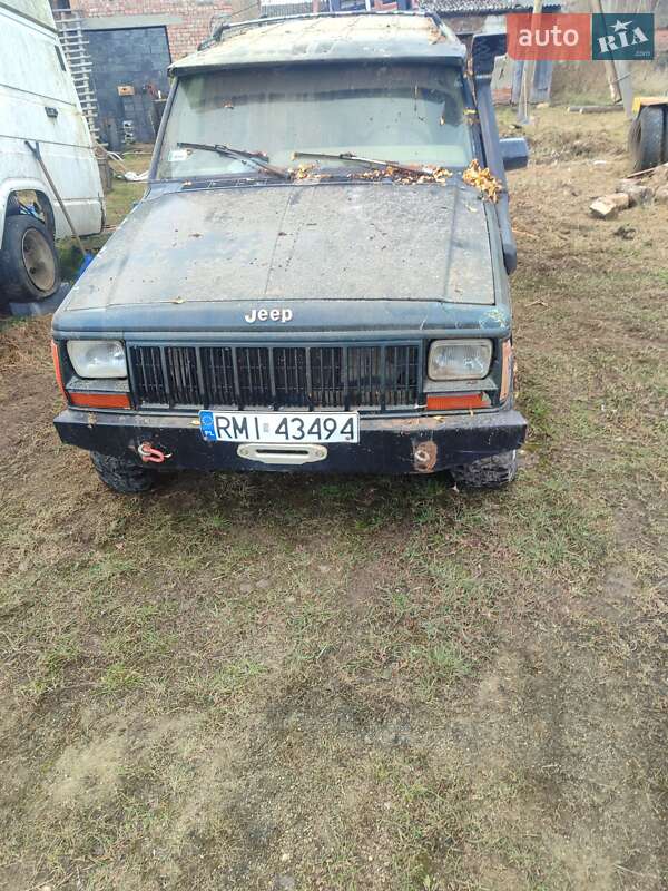 Позашляховик / Кросовер Jeep Cherokee 1995 в Косові